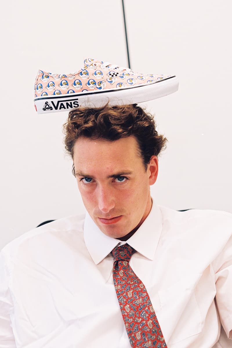 パレス スケートボードとヴァンズが初のコラボレーションをアナウンス vans authentic palace skateboards jeremy the duck salmon black white release information details