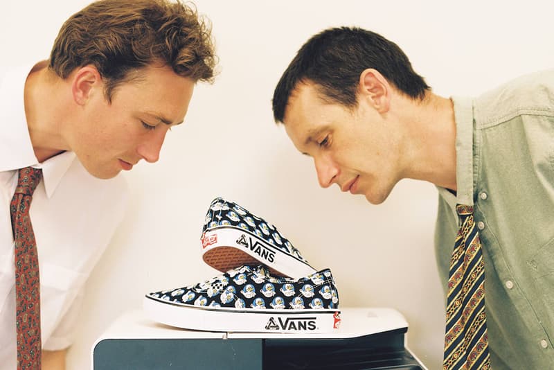 パレス スケートボードとヴァンズが初のコラボレーションをアナウンス vans authentic palace skateboards jeremy the duck salmon black white release information details