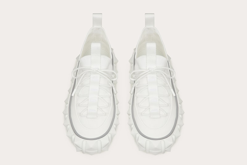 ヴァレンティノ ロックスタッズ Valentino が “Rockstud” 誕生10周年を記念したコラボプロジェクトを発表 Craig Green クレイグ・グリーン）