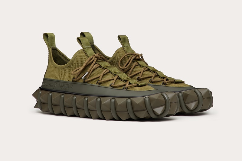 ヴァレンティノ ロックスタッズ Valentino が “Rockstud” 誕生10周年を記念したコラボプロジェクトを発表 Craig Green クレイグ・グリーン）