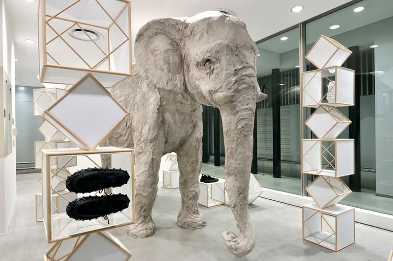 ヴァレンティノ ロックスタッズ Valentino が “Rockstud” 誕生10周年を記念したコラボプロジェクトを発表 Craig Green クレイグ・グリーン）