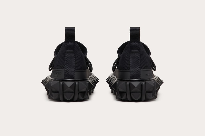 ヴァレンティノ ロックスタッズ Valentino が “Rockstud” 誕生10周年を記念したコラボプロジェクトを発表 Craig Green クレイグ・グリーン）