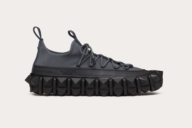 ヴァレンティノ ロックスタッズ Valentino が “Rockstud” 誕生10周年を記念したコラボプロジェクトを発表 Craig Green クレイグ・グリーン）