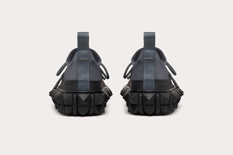ヴァレンティノ ロックスタッズ Valentino が “Rockstud” 誕生10周年を記念したコラボプロジェクトを発表 Craig Green クレイグ・グリーン）