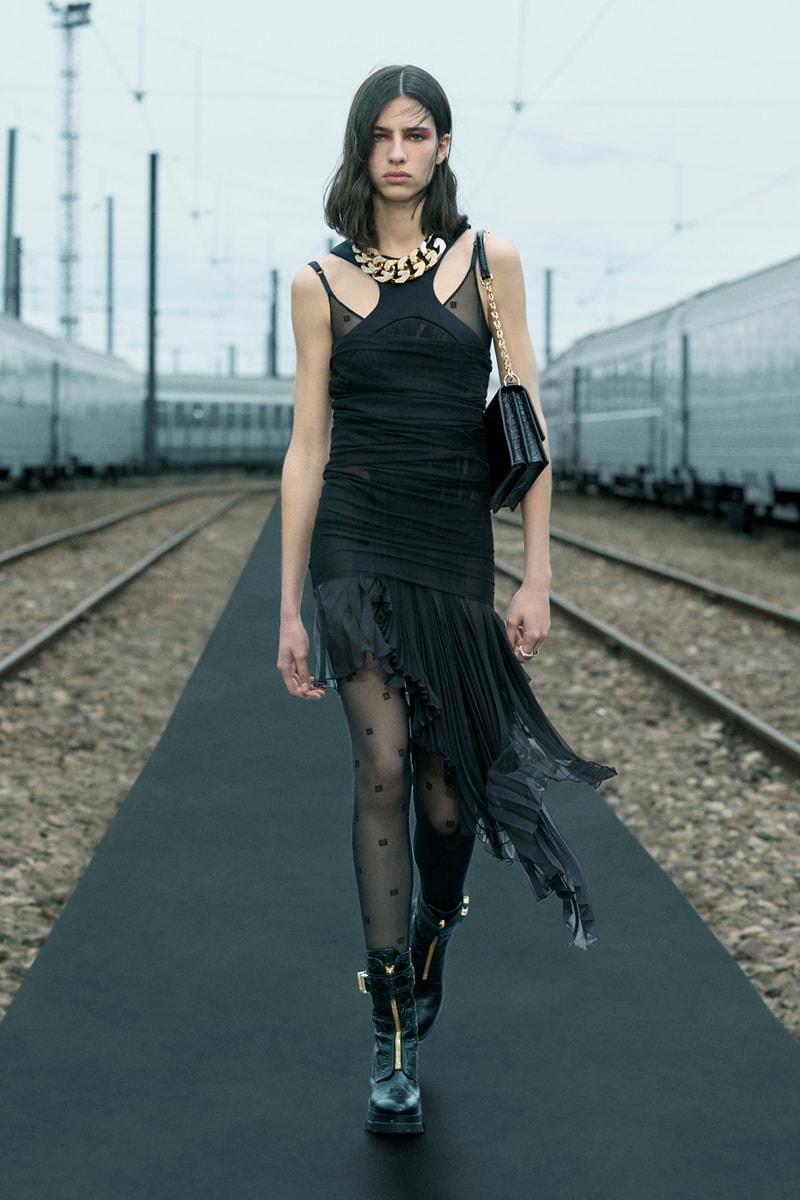 ジバンシィ Matthew M. Williams（マシュー・ウィリアムズ） Givenchy Spring 2022 Pre-Collection Is a Celebration of Cultures