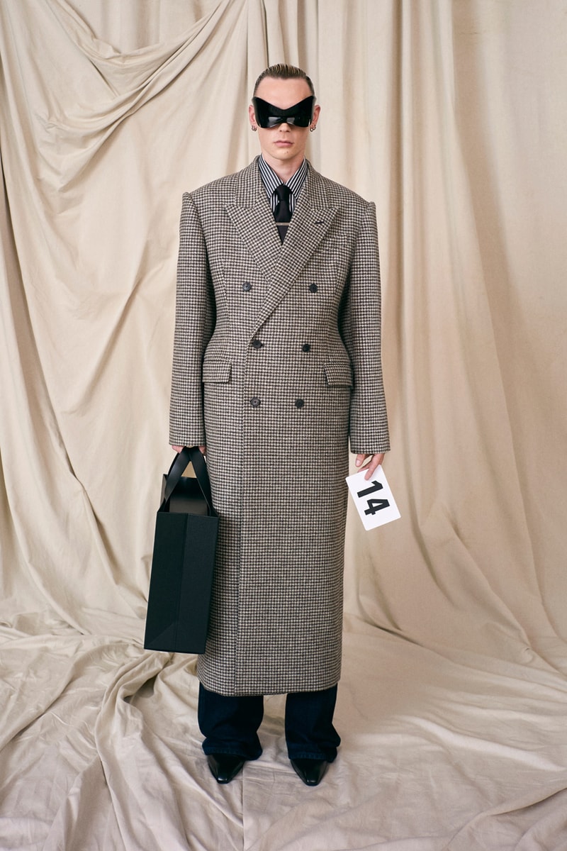 バレンシアガ 2021年冬クチュールコレクション Balenciaga Couture 50th Collection Demna Gvasalia Return Paris Fashion House Livestreamed First Look Review News 