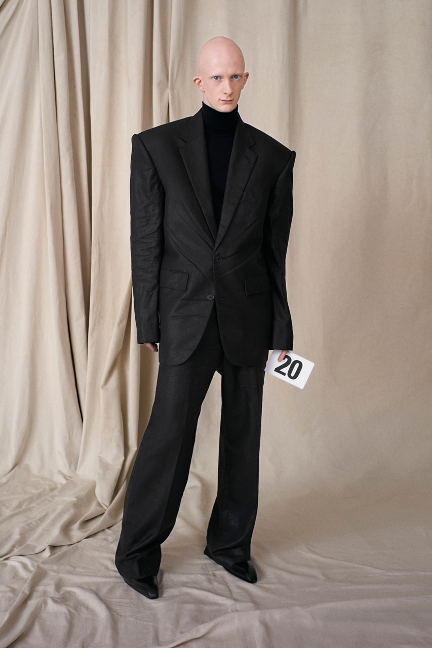 バレンシアガ 2021年冬クチュールコレクション Balenciaga Couture 50th Collection Demna Gvasalia Return Paris Fashion House Livestreamed First Look Review News 