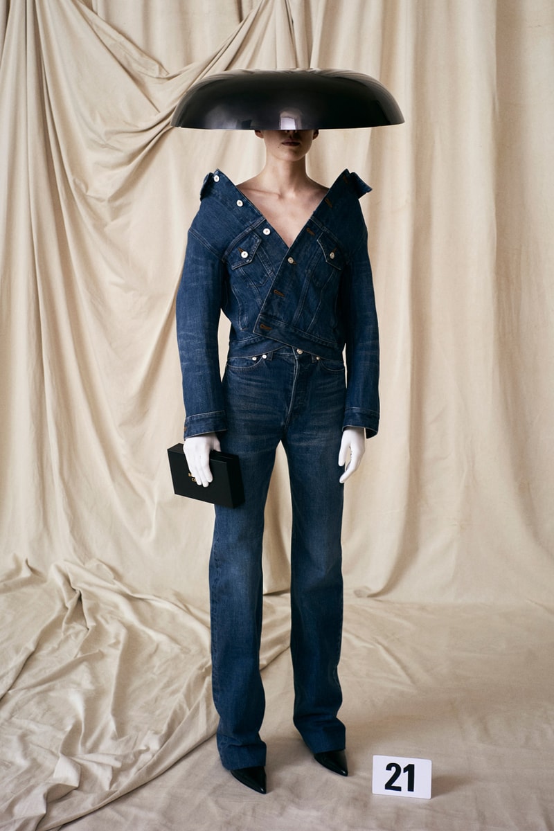 バレンシアガ 2021年冬クチュールコレクション Balenciaga Couture 50th Collection Demna Gvasalia Return Paris Fashion House Livestreamed First Look Review News 