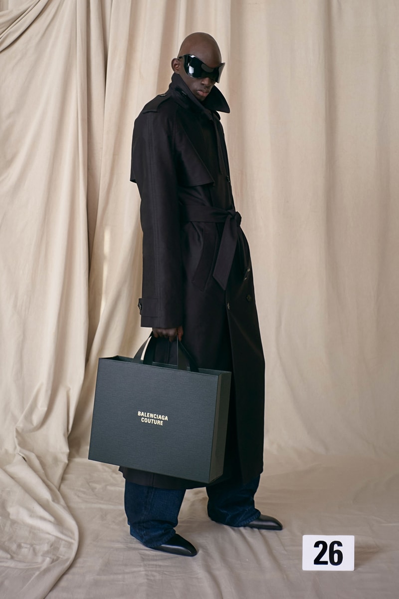 バレンシアガ 2021年冬クチュールコレクション Balenciaga Couture 50th Collection Demna Gvasalia Return Paris Fashion House Livestreamed First Look Review News 