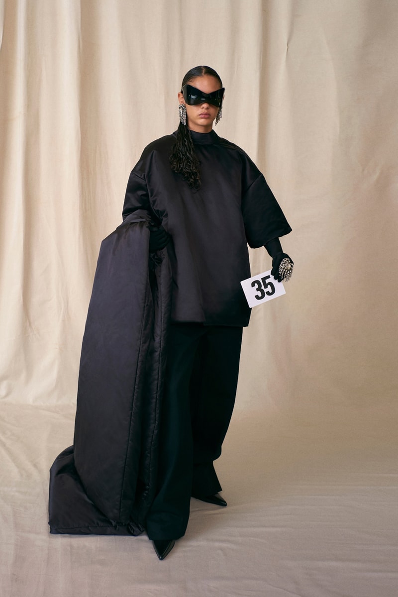 バレンシアガ 2021年冬クチュールコレクション Balenciaga Couture 50th Collection Demna Gvasalia Return Paris Fashion House Livestreamed First Look Review News 