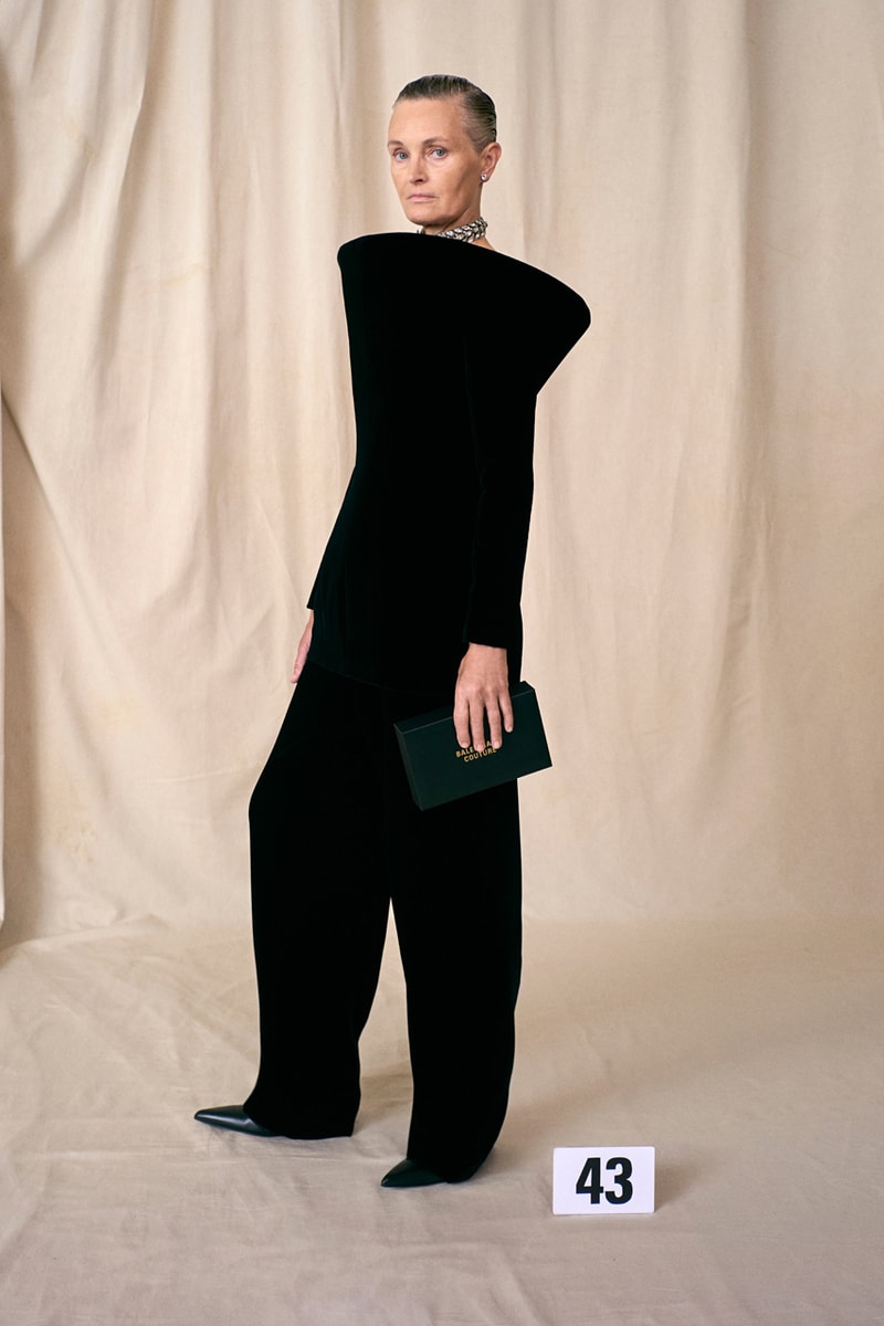 バレンシアガ 2021年冬クチュールコレクション Balenciaga Couture 50th Collection Demna Gvasalia Return Paris Fashion House Livestreamed First Look Review News 