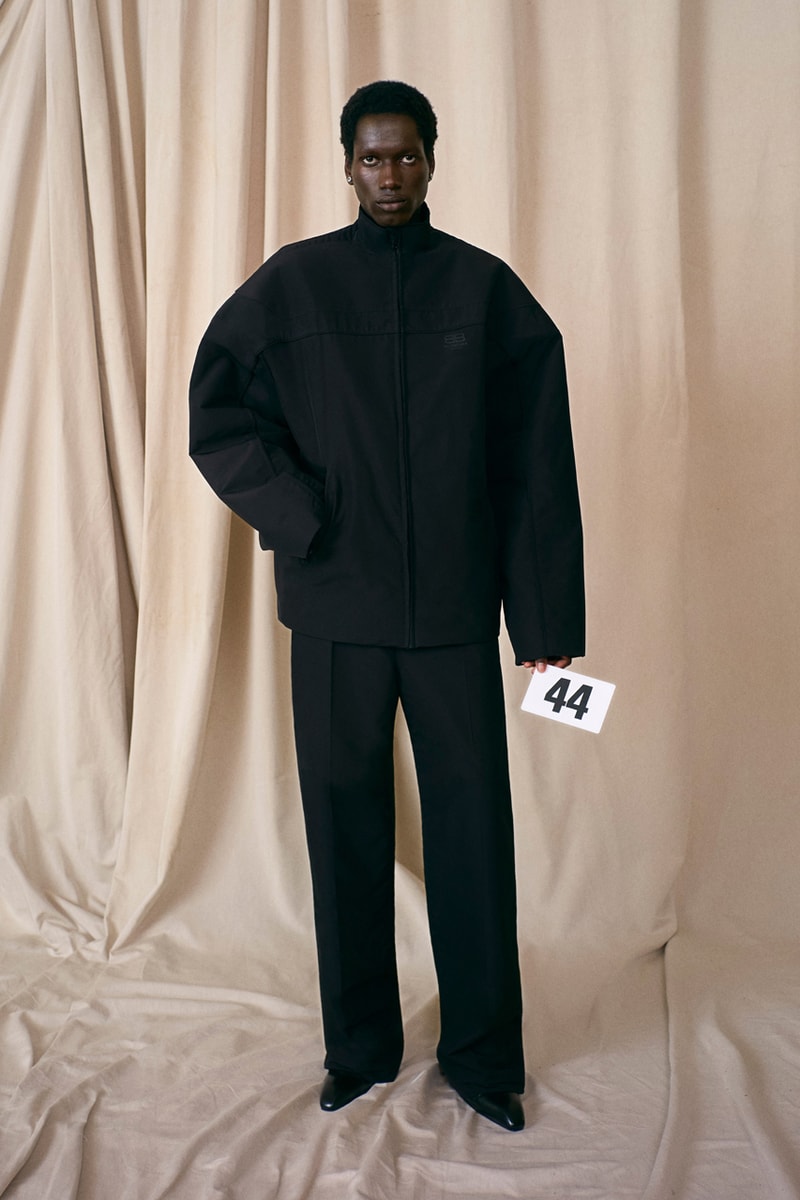 バレンシアガ 2021年冬クチュールコレクション Balenciaga Couture 50th Collection Demna Gvasalia Return Paris Fashion House Livestreamed First Look Review News 