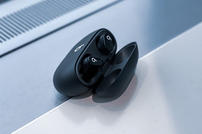 満を持して発売となったワイヤレスイヤフォン Beats Studio Buds にクローズアップ
