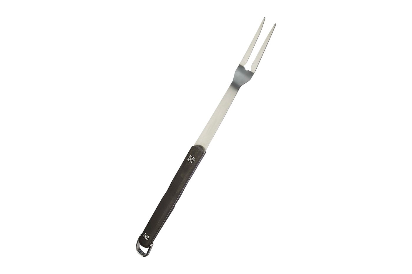 クロムハーツからバーベキューには欠かせないアイテムの数々が登場 Chrome Hearts Essential BBQ grill tools herman laurie lynn stark spatula cutting board carving knife bottle sets bbq fork tongs release