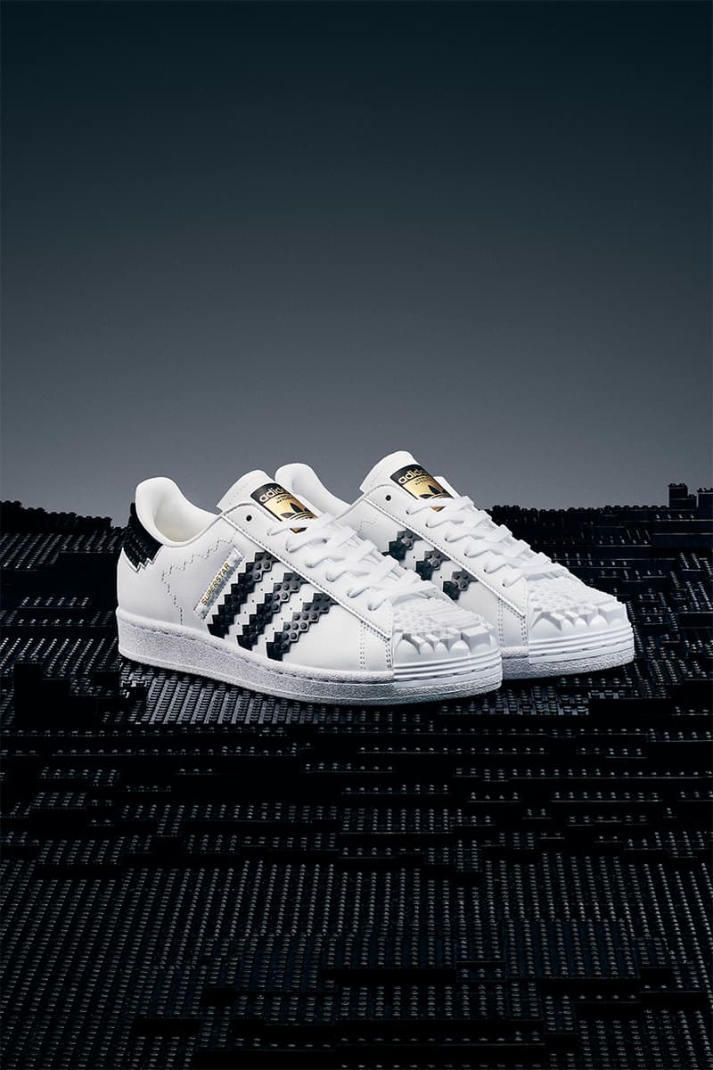 レゴグループとアディダス オリジナルス によるコラボ スーパースターが発売 adidas originals lego superstar run dmc design model sneaker footwear streetwear coffee boy japanese artist 