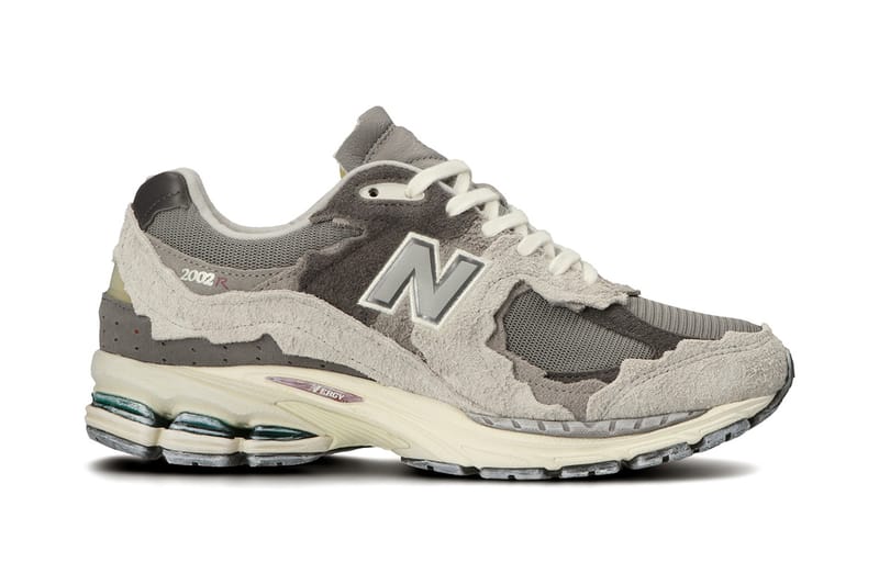 New Balance 2002R シリーズからヴィンテージ加工を施した新作が登場