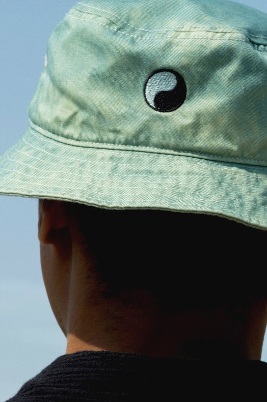 ステューシー x アワーレガシー ワークショップ による2021年夏のコラボコレクションが到着 our legacy work shop stussy summer 2021 upcycled deadstock fabrics materials bucket hat jacket t-shirt swim shorts natural dyes