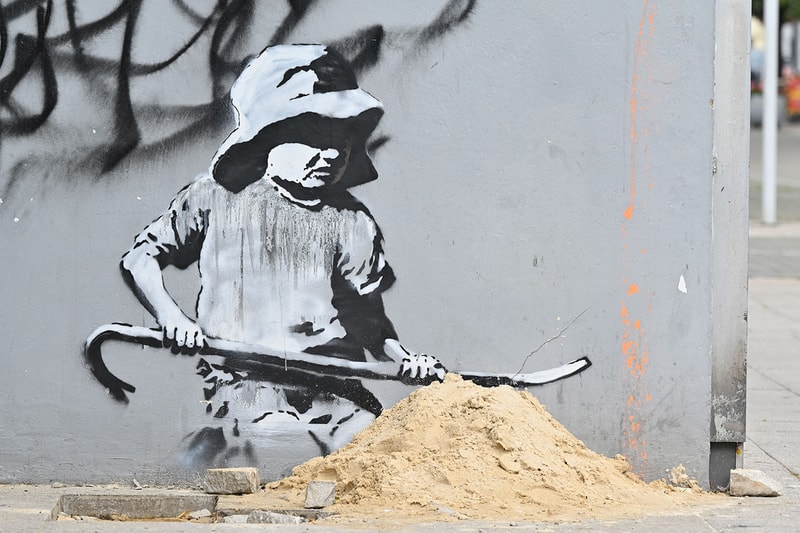 イングランド東部の街でバンクシーの新作とおぼしき作品が相次いで発見される Banksy New Murals and Installations Five England Coastal Towns Lowestoft Gorleston Oulton Broad Cromer Great Yarmouth