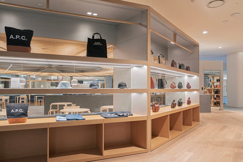 カフェアーペーセーが韓国・ソウル郊外に初オープン Café A.P.C. Arrives in South Korea Jean Touitou Pierre desserts beverages coffee shop wood and steel 12 angle panels store Hwaseong Gyeonggi Osan dong lotte department opening