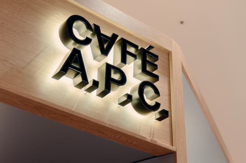 カフェアーペーセーが韓国・ソウル郊外に初オープン Café A.P.C. Arrives in South Korea Jean Touitou Pierre desserts beverages coffee shop wood and steel 12 angle panels store Hwaseong Gyeonggi Osan dong lotte department opening