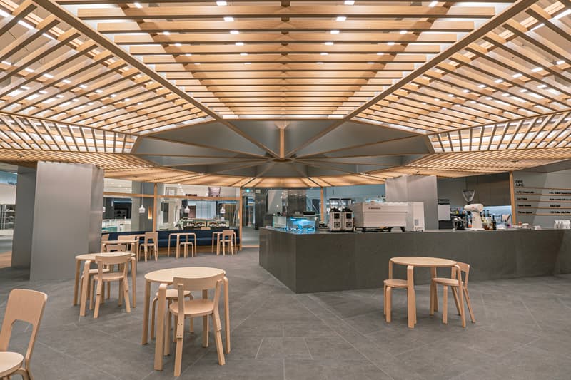 カフェアーペーセーが韓国・ソウル郊外に初オープン Café A.P.C. Arrives in South Korea Jean Touitou Pierre desserts beverages coffee shop wood and steel 12 angle panels store Hwaseong Gyeonggi Osan dong lotte department opening