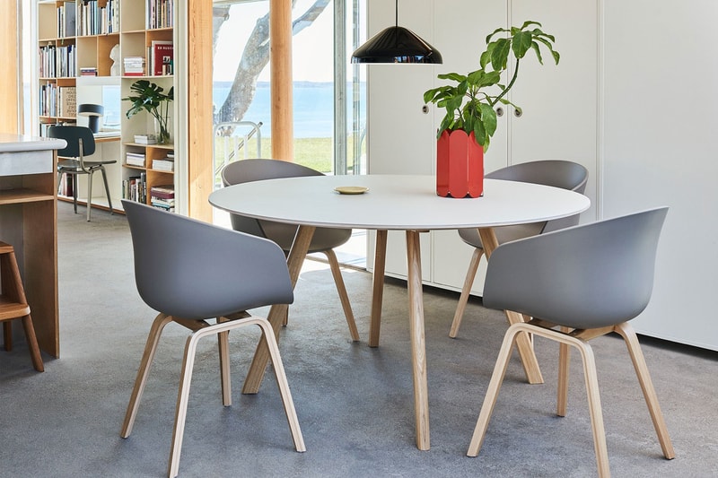 インテリアブランド ヘイが2021年秋コレクションを発表 HAY Fall 2021 Homeware Interior Design Collection Lighting Furniture Sofas Cushions Throws Candlesticks Boardgames Lampshades Vases Release Information Danish Scandinavian Goods Accessories Gifts 
