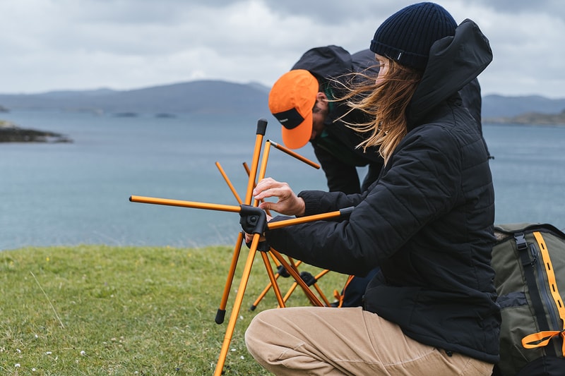 ヘリノックスがサステナビリティに焦点を当てたフィニステレとのコラボチェアを発売　finisterre helinox recycled chair one sustainable blue orange camping outdoors details