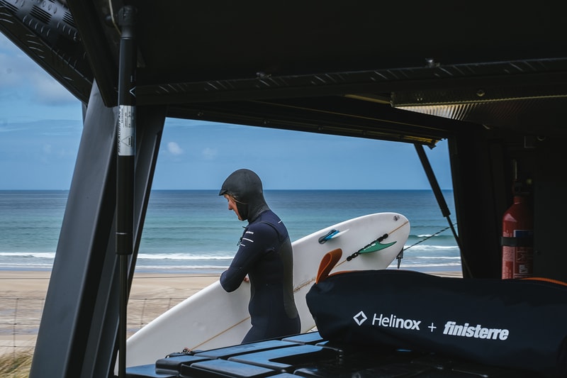 ヘリノックスがサステナビリティに焦点を当てたフィニステレとのコラボチェアを発売　finisterre helinox recycled chair one sustainable blue orange camping outdoors details