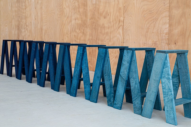 石巻工房 by Karimoku からブアイソウによる藍染め仕様の DOVER STREET MARKET GINZA 限定スツールが登場 カリモク家具 Karimoku AA STOOL Dyed by BUAISOU release at DOVER STREET MARKET GINZA info