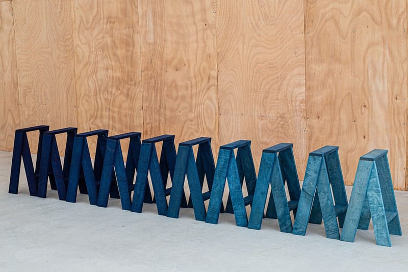 石巻工房 by Karimoku から BUAISOU による藍染め仕様の DOVER STREET MARKET GINZA 限定スツールが登場