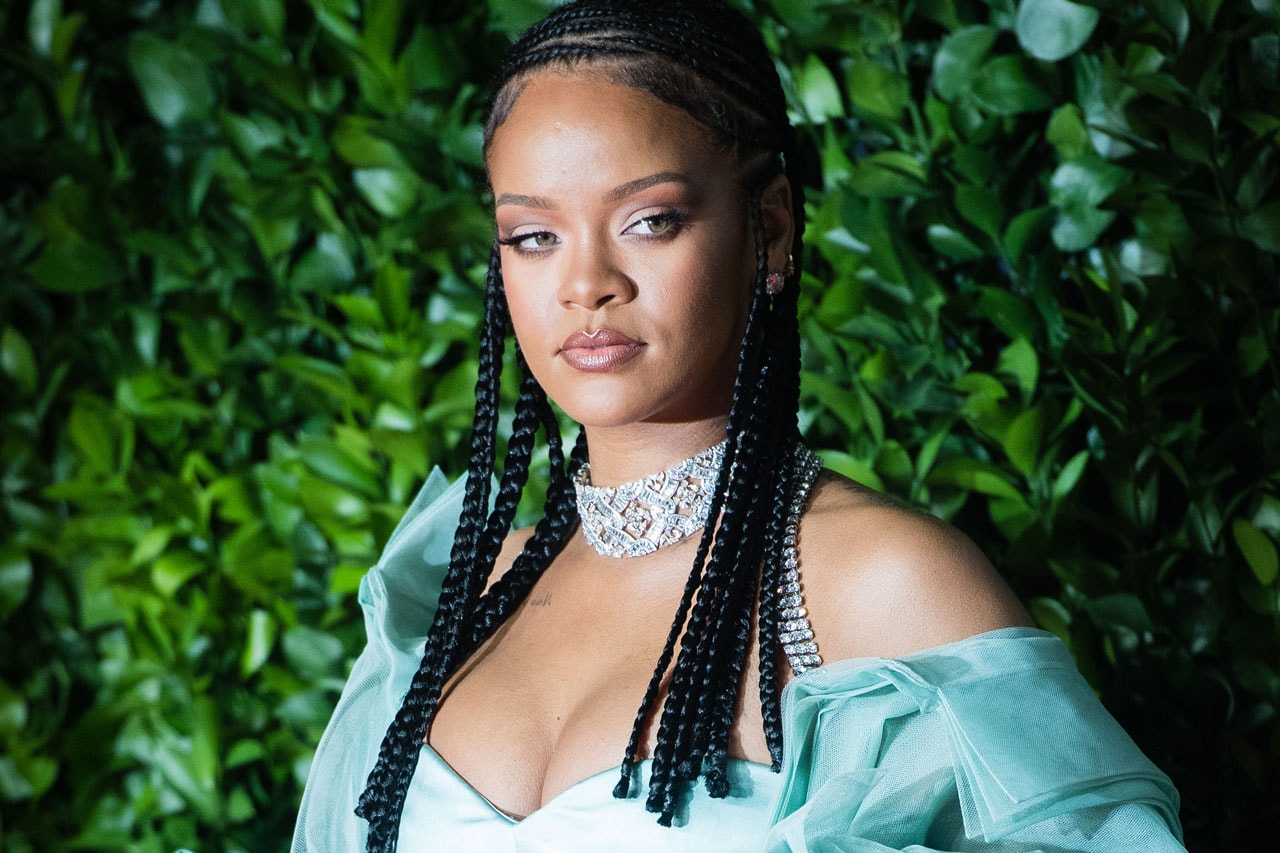 リアーナが正式にビリオネアの仲間入りを果たす Rihanna Is Officially a Billionaire Forbes Fenty Beauty 1.7 billion dollars 