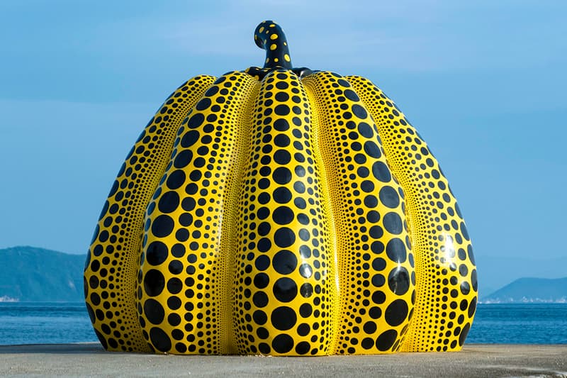 直島を代表する草間彌生の作品“南瓜”が台風によって流される Yayoi Kusama Yellow Pumpkin Sculpture Damaged Seto Island Naoshima Kagawa Prefecture Japan Typhoon Lupit