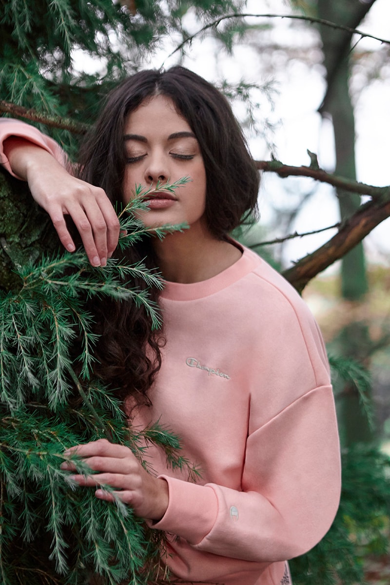 チャンピオンがブランド初となる持続可能なコレクション “Eco Future”を発表 champion eco future sustainable reverse weave sweatshirt release details