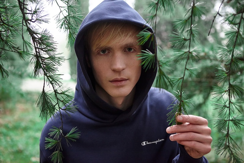 チャンピオンがブランド初となる持続可能なコレクション “Eco Future”を発表 champion eco future sustainable reverse weave sweatshirt release details