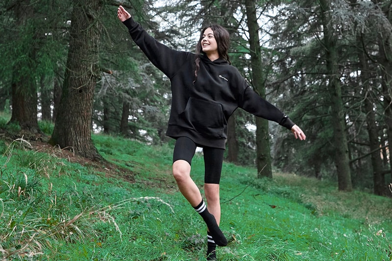 チャンピオンがブランド初となる持続可能なコレクション “Eco Future”を発表 champion eco future sustainable reverse weave sweatshirt release details