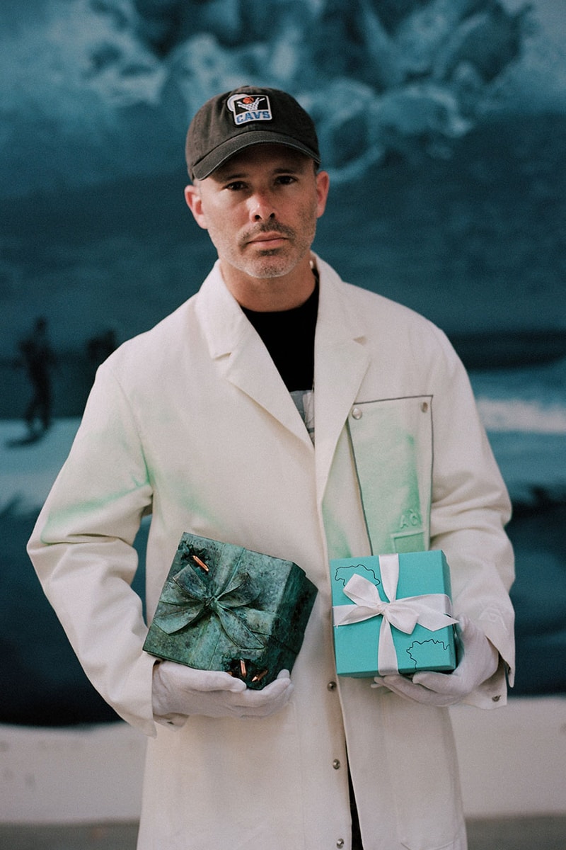 ダニエル・アーシャムがティファニーの包装箱を再考したコラボ作品を制作 Daniel Arsham Tiffany & Co. "Blue Box, Circa 3021"