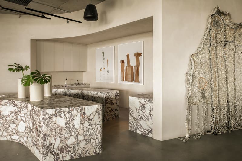 ジェイ・Z率いるロック ネイションの本社をウィロ・ペロンが新しく設計 Take a Look Inside of JAY-Z's Roc Nation Headquarters in Los Angeles shawn carter beyonce willo perron perron-roettinger rihanna kanye west lady gaga drake travis scott nike samsung design contemporary montreal modernism