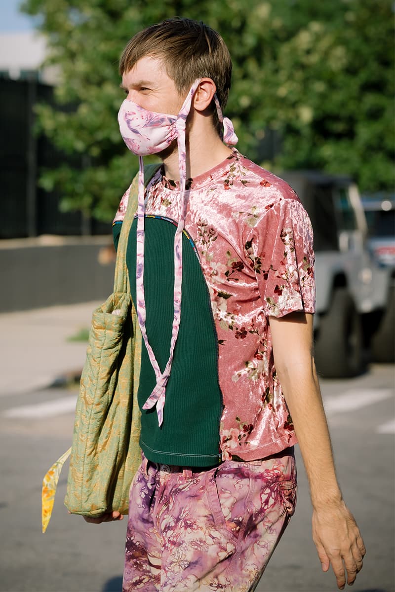 New York Fashion Week SS22 Street Style Looks Audacious Patterns and Vibrant Hues Inform New York Fashion Week SS20 Street Style spring summer 2022 new york city fashion nyc streetstyle moschino monse philip lim peter do prabal gurung nike dunks thom browne peter do proenza schouler