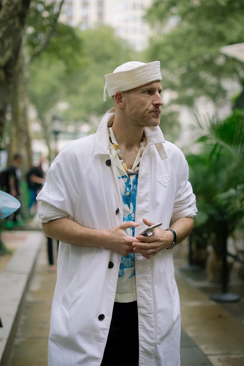 New York Fashion Week SS22 Street Style Looks Audacious Patterns and Vibrant Hues Inform New York Fashion Week SS20 Street Style spring summer 2022 new york city fashion nyc streetstyle moschino monse philip lim peter do prabal gurung nike dunks thom browne peter do proenza schouler