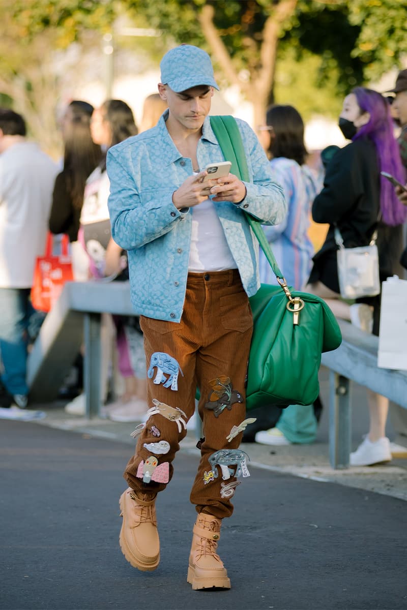 New York Fashion Week SS22 Street Style Looks Audacious Patterns and Vibrant Hues Inform New York Fashion Week SS20 Street Style spring summer 2022 new york city fashion nyc streetstyle moschino monse philip lim peter do prabal gurung nike dunks thom browne peter do proenza schouler