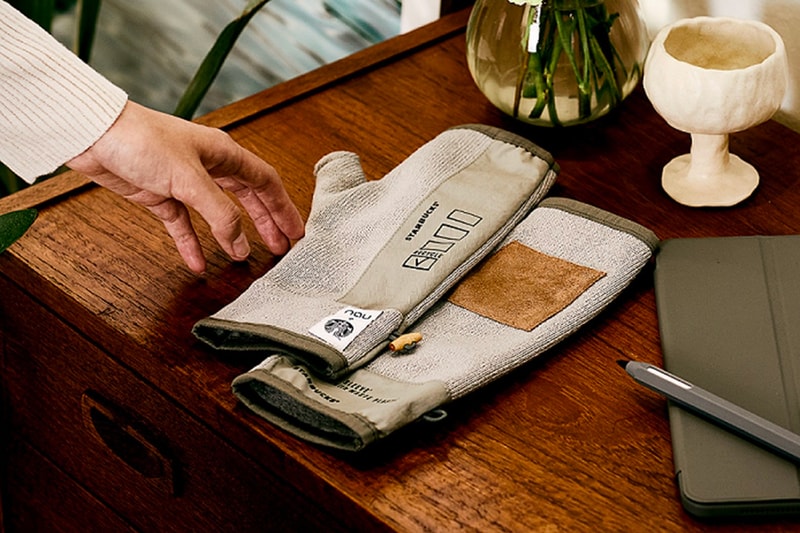 韓国のスターバックスがプラスチックカップを再利用したカプセルコレクションを発表 Starbucks Plastic Recycled Merch Release mittens Korea design cushions shoulder bag pouch cup holder grey cream NAU Korea