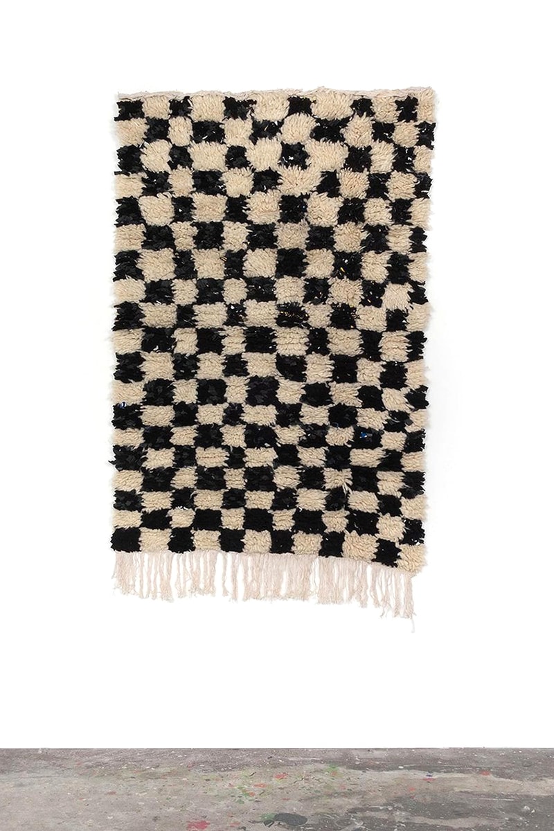 ステューシーのアーカイブTシャツをモロッコの女性たちがアップサイクルした限定ラグが登場 stussy artisan project boucherouite t shirt rugs release info date store list buying guide photos 