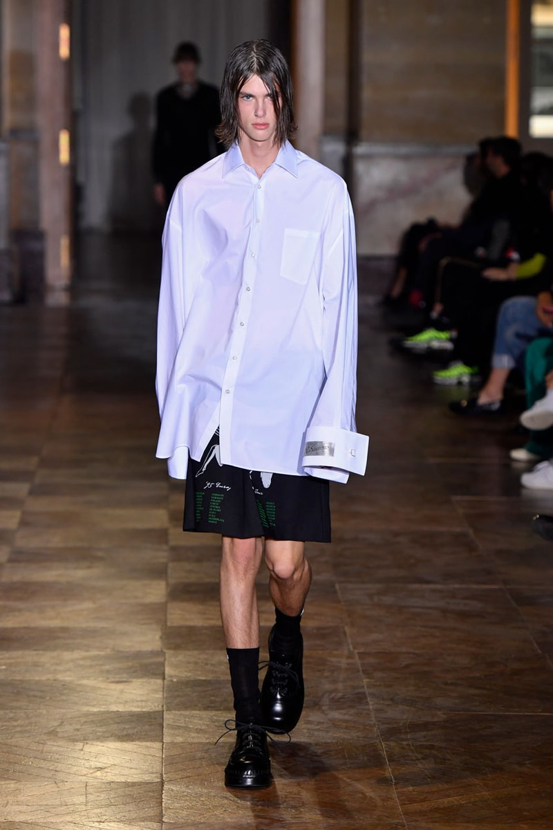 ラフ シモンズ2022年春夏コレクション Raf Simons’ SS22 Collection Reimagines Gendered Silhouettes
