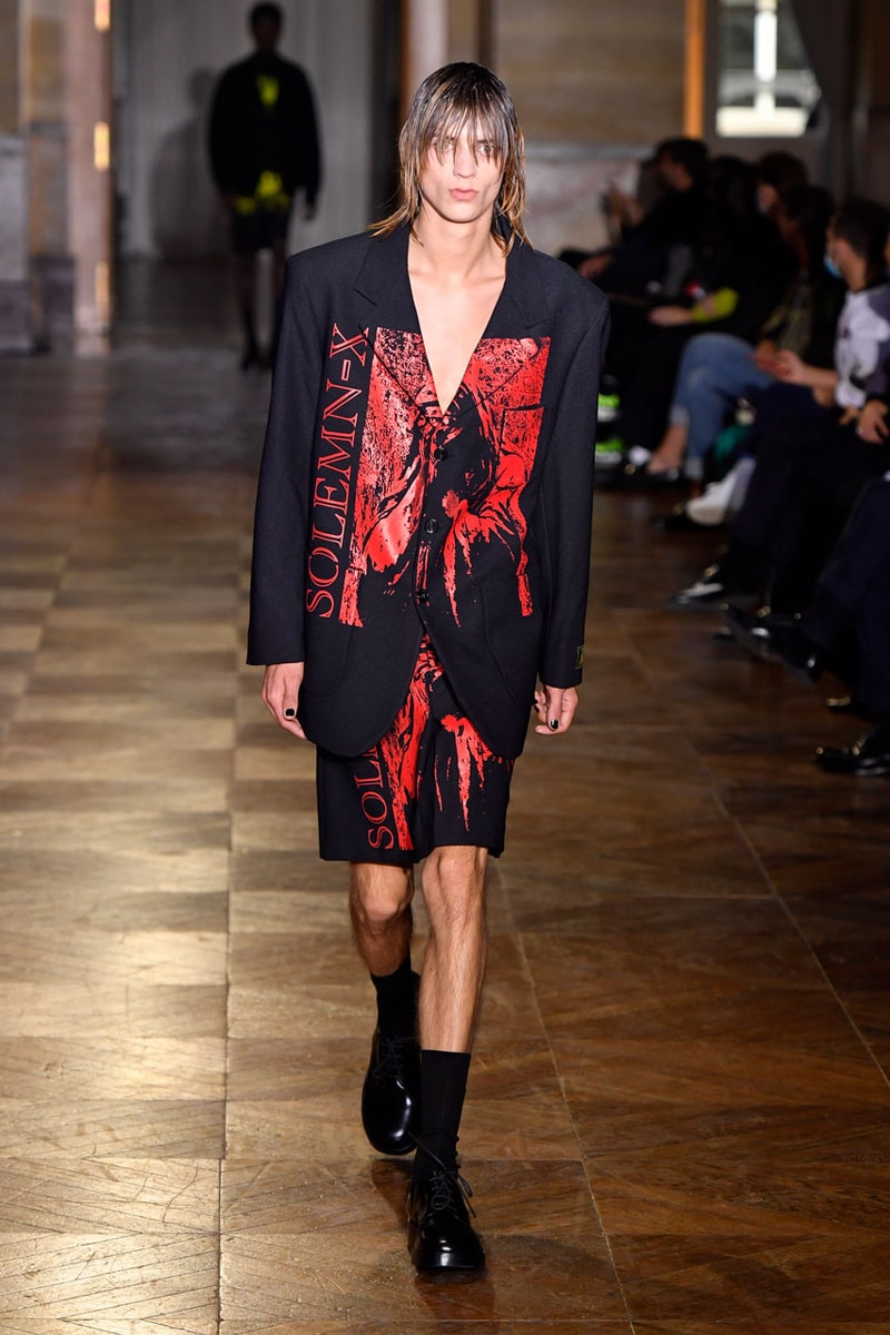 ラフ シモンズ2022年春夏コレクション Raf Simons’ SS22 Collection Reimagines Gendered Silhouettes