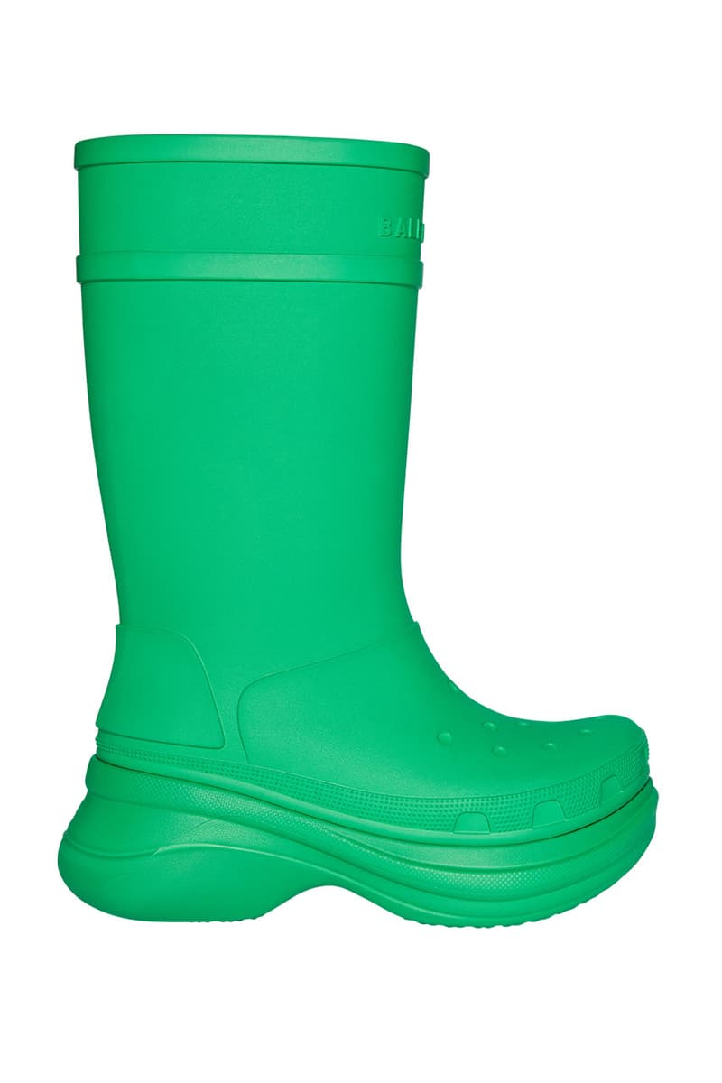 バレンシアガがクロックスの定番サンダルを再構築したコラボラバーブーツを発売 balenciaga crocs collaboration footwear release info