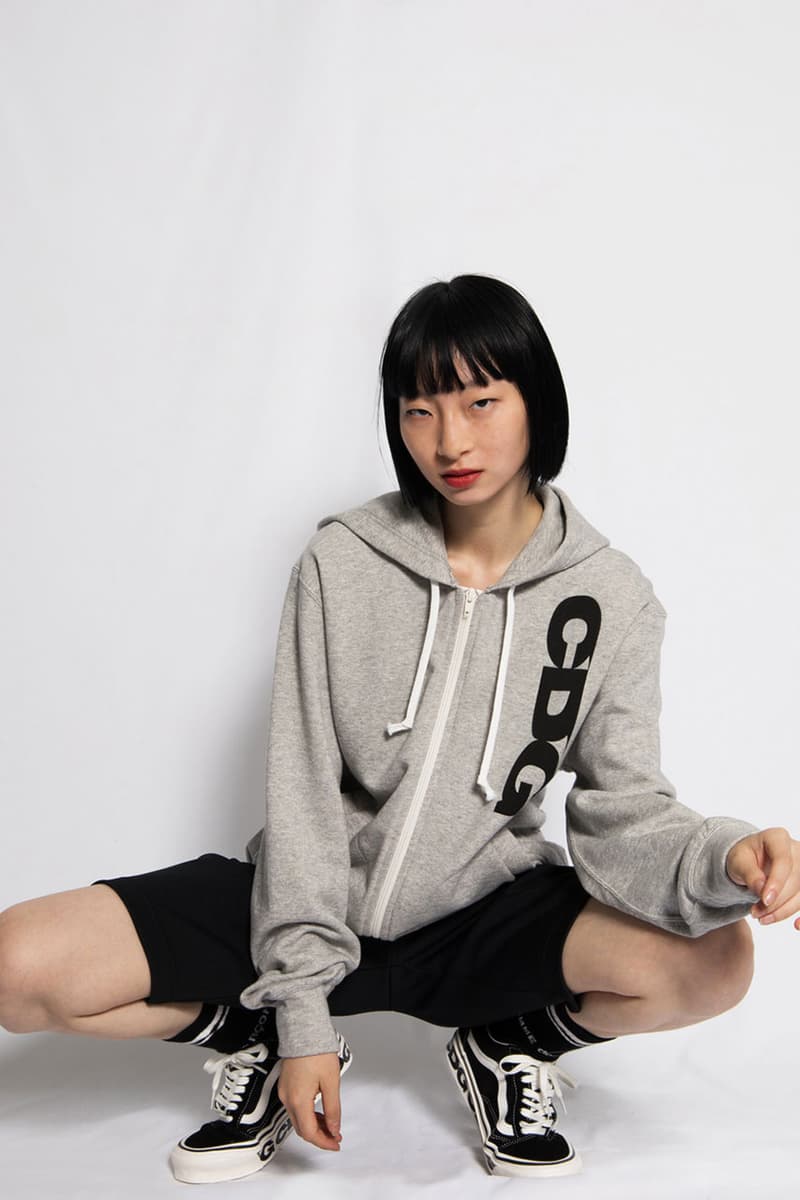 〈COMME des GARÇONS（コム デ ギャルソン）〉ディズニー CDG x Disney からミッキーマウスのフーディ & Tシャツが発売 