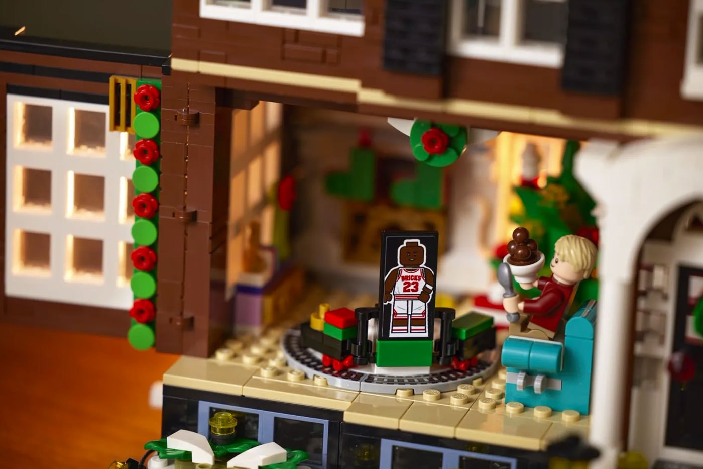 映画『ホーム・アローン』の家を完全再現したレゴセットが登場  LEGO Ideas Home Alone McCallister family residence holiday set chirstmas films macaulay culkin toys 