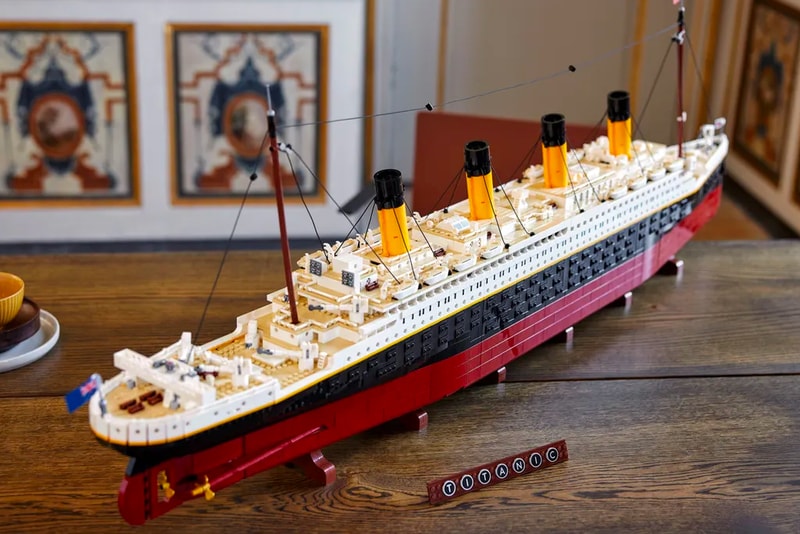 レゴ®が9,090ピースで構築する1/200スケールのタイタニック号セットを発売 LEGO 9090 Piece RMS Titanic Largest Official Set Ever 1.35 meters 135 cm largest biggest longest maritime cruise ship stand nameplate three instruction books release info 