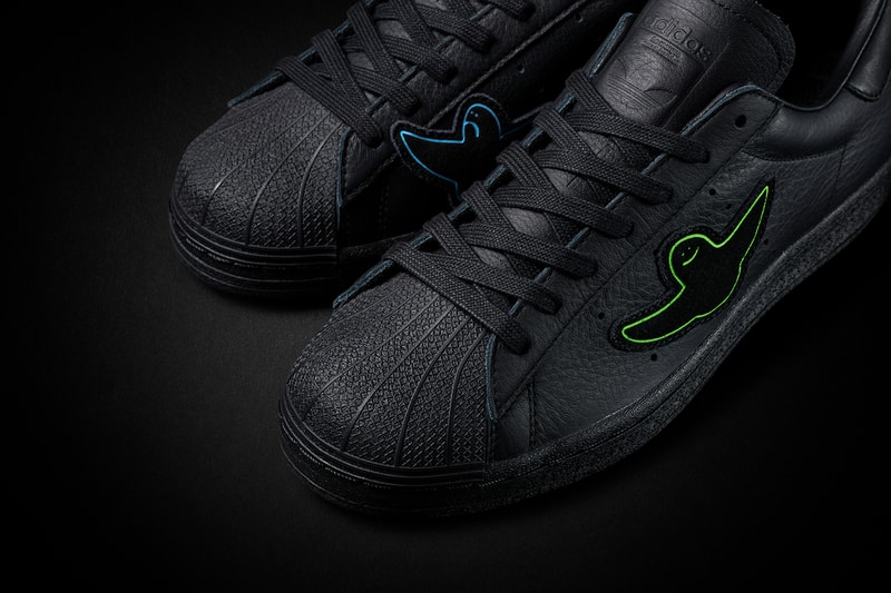 マーク・ゴンザレス x アディダス スケートボーディングによるコラボ第6弾 Superstar ADV が登場 mark gonzales adidas superstar adv core black release date info store list buying guide photos price 