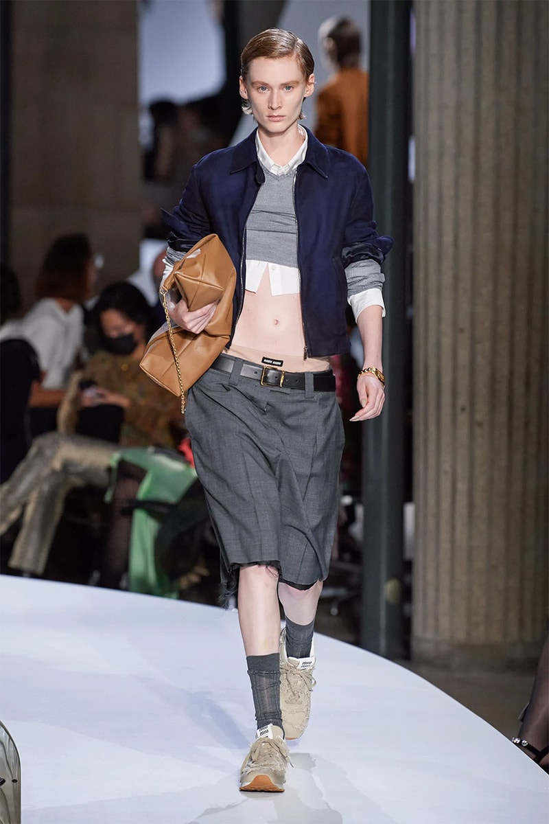 ミュウミュウがニューバランスとの初コラボとなる574を披露 Miu Miu New Balance 574 white beige release date info store list buying guide photos price paris fashion week 